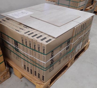3030-124 ca 33 m² Sphinx Basilique Cream 45x45 cm, van € 39,95 voor
