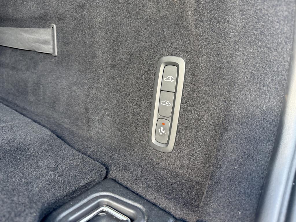 Volvo XC60 t8 390pk recharge r-design| panodak| luchtvering| trekhaak| came