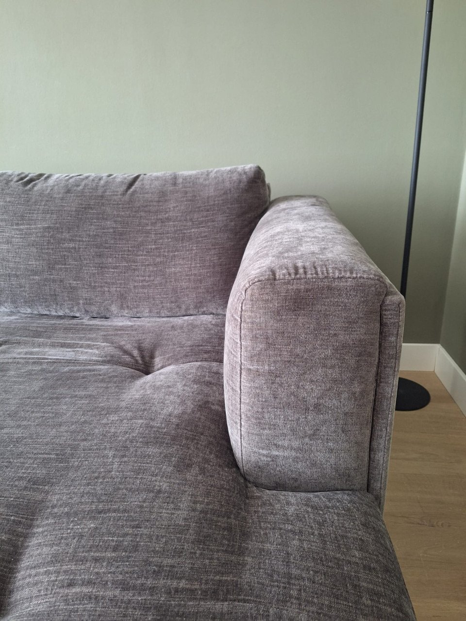 Mooie grijze bank met chaise longue van merk Bellus (model Nice)