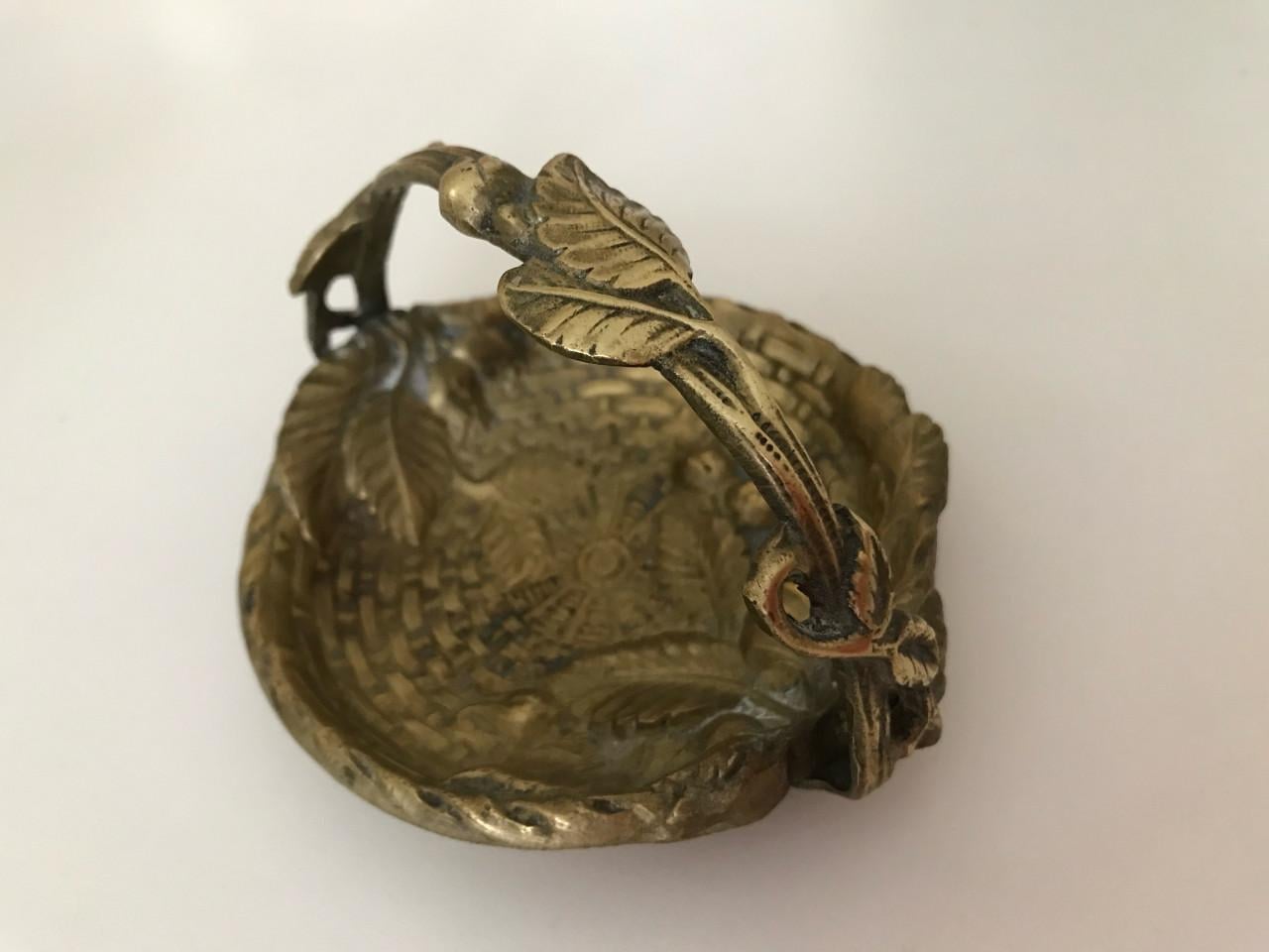 Antiek Schaaltje uit Engeland (1850-1870).