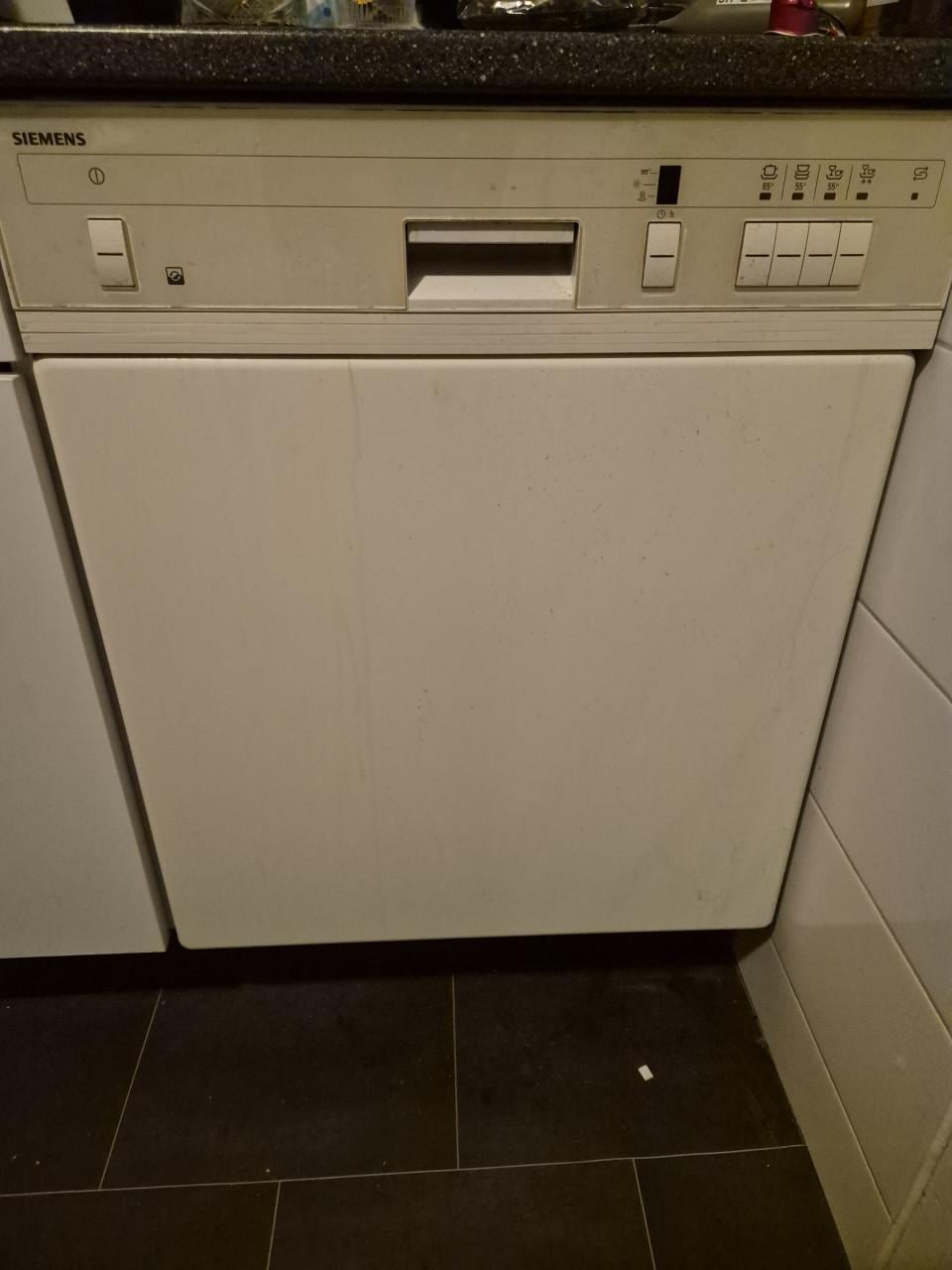 Vaatwasser en wasmachine
