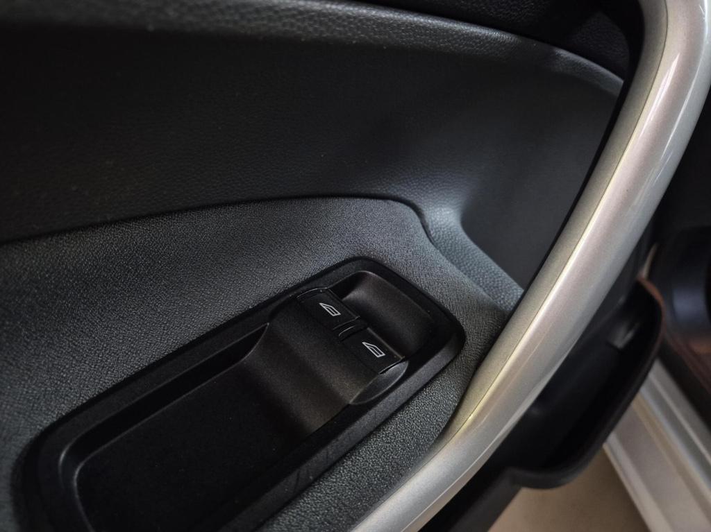 Ford Fiesta 1.4 titanium / automaat / origineel nl