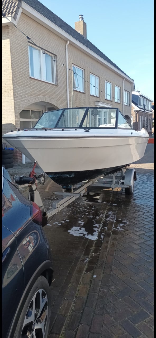 Te koop,  Beekman Pallas 520 inclusief trailer en 60PK Yamaha