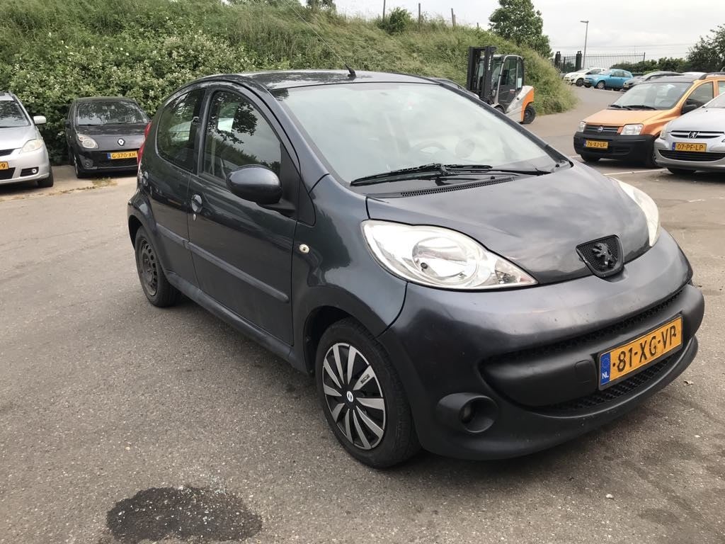 Peugeot 107 1.0-12v xs