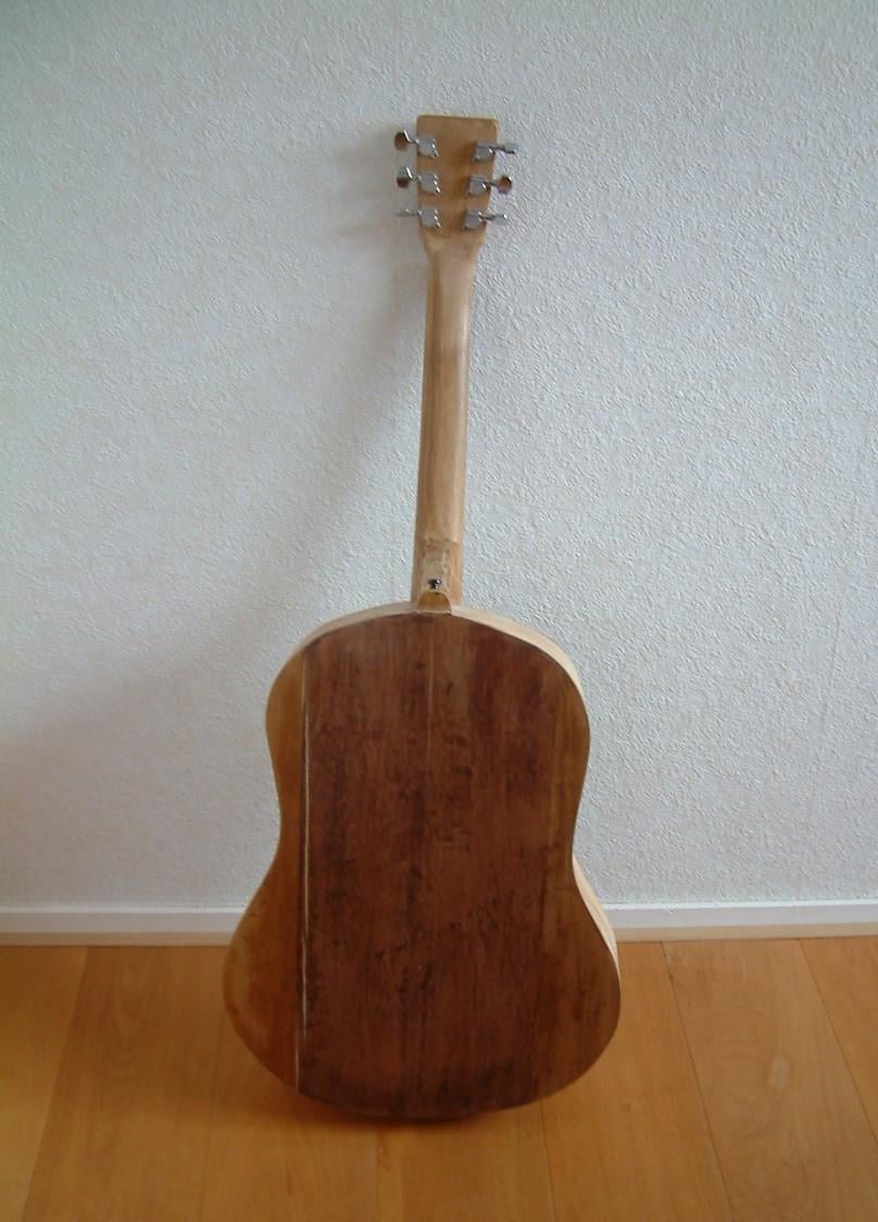 Veel gezeur  en vragen gehad -----gitaar Jumbo   goede klank