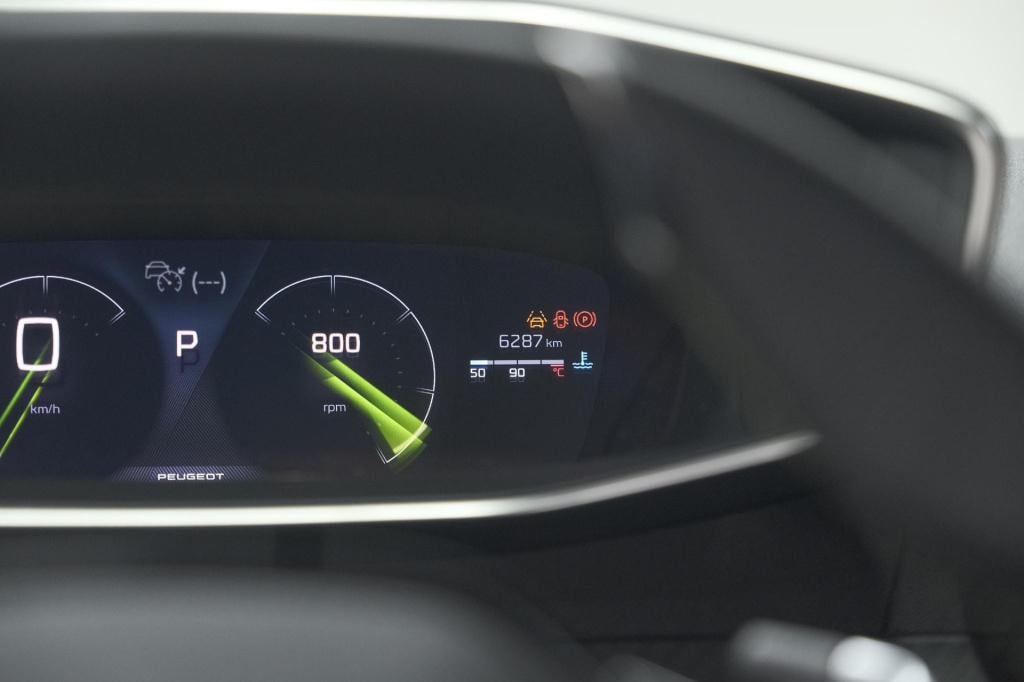 Peugeot 2008 puretech 130 eat8 gt | 360 camera | stoelmassage | adaptieve c