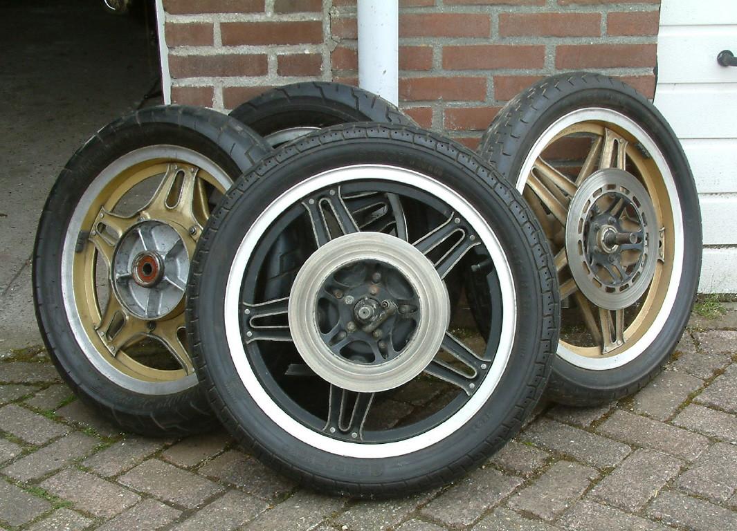 Div  opruiming  Perfecte Honda motor wielen van af  35 euro set