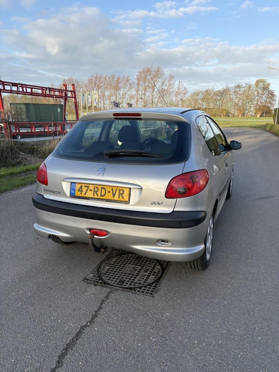 Peugeot 206