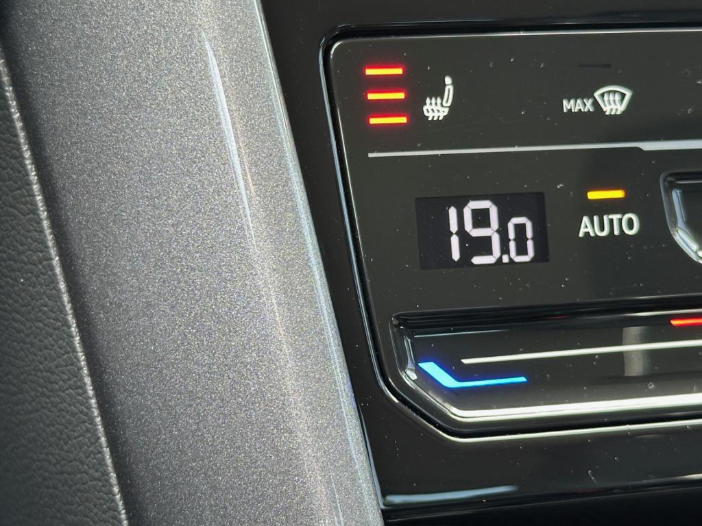 Volkswagen T-roc 1.5 tsi 150pk dsg style carplay | camera | keyless | elek.