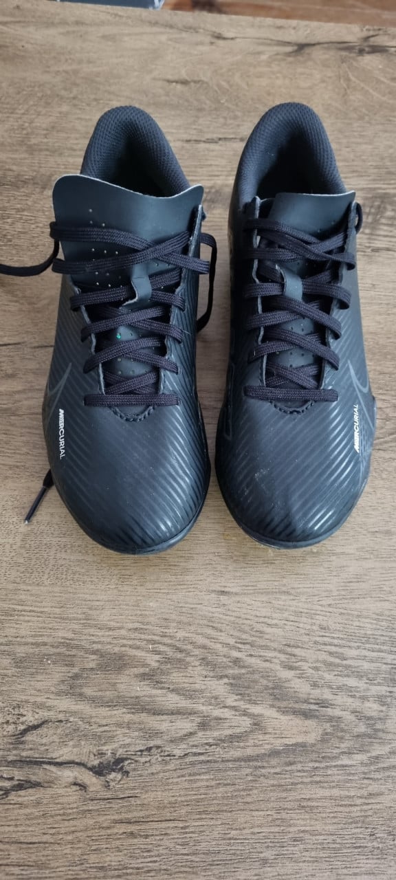 Voetbalschoenen maatje 34