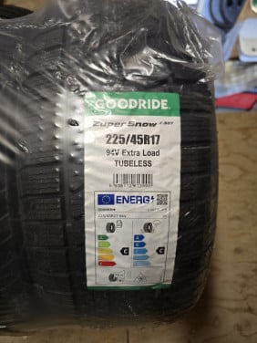 Winterbanden 225/45R17 goodride nieuw!