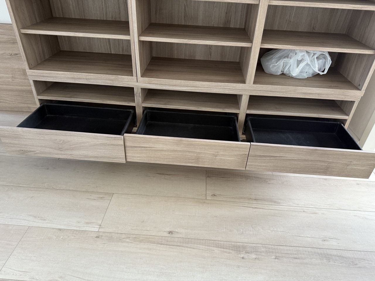 IKEA besta vara kast