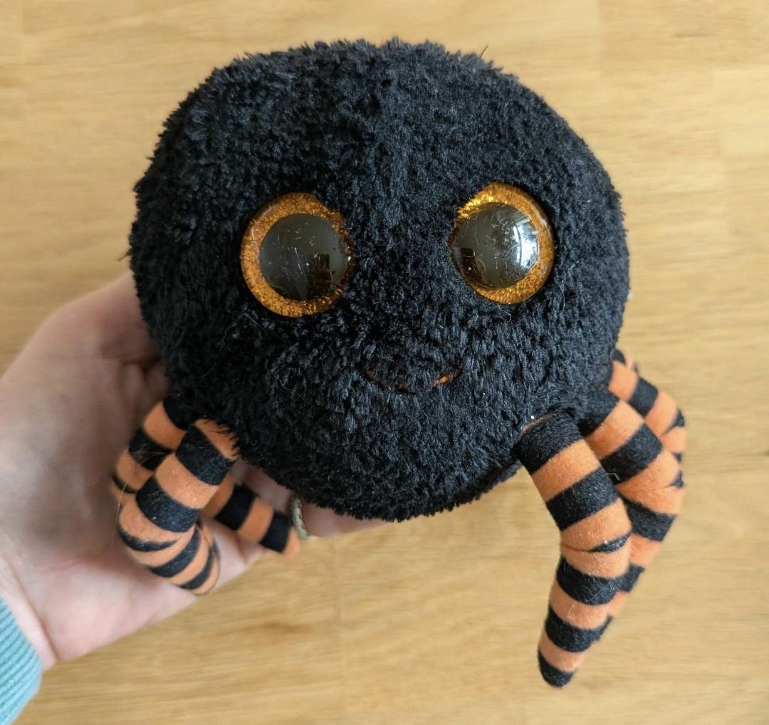 Speelgoed, knuffels (22 artikelen) etc.