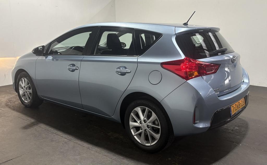 Toyota Auris 1.6 now | lage km-stand |