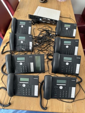 Telefooncentrale met 8 toestellen