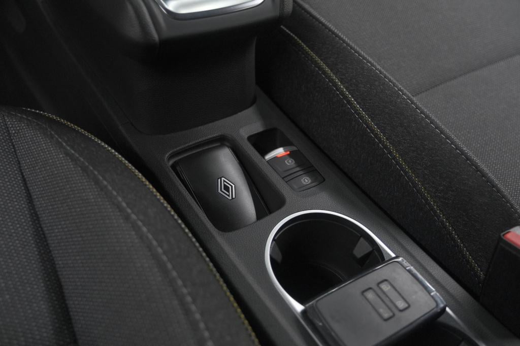 Renault Captur mild hybrid 160 edc techno | camera | navigatie | apple carp