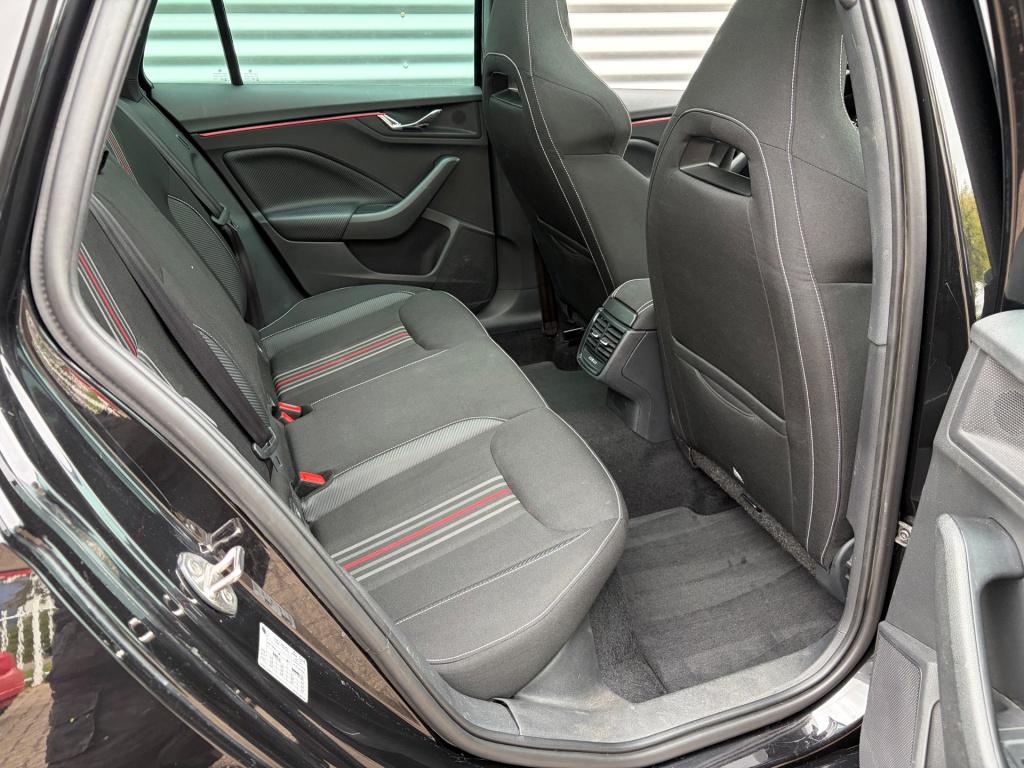 Skoda Kamiq 1.0 tsi monte carlo pano stuurverwarming