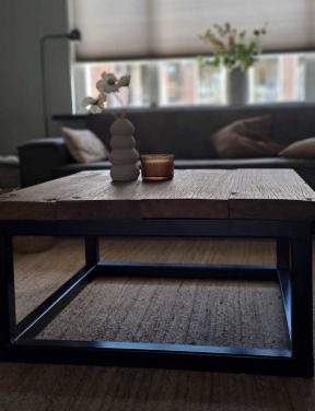 Zware massief houten salontafel