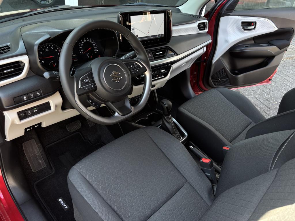 Suzuki Swift style automaat 1.2 smart hybrid/black rhino pakket