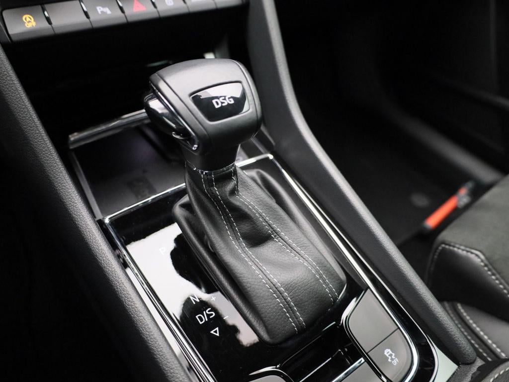 Skoda Kodiaq 1.5 tsi sportline business | panoramadak | trekhaak | sfeerver