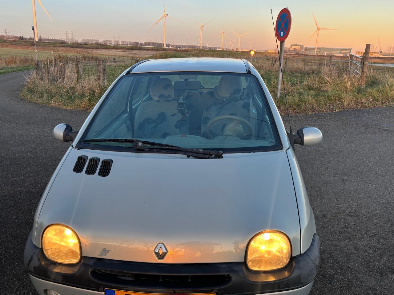 Renault Twingo 2002 met 14 maanden APK
