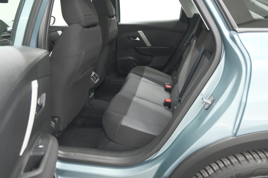 Citroen C4 puretech 130 plus | camera | apple carplay | parkeersensoren