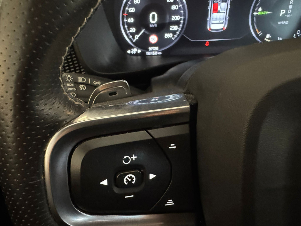 Volvo XC40 1.5 t5 twin engine r-design