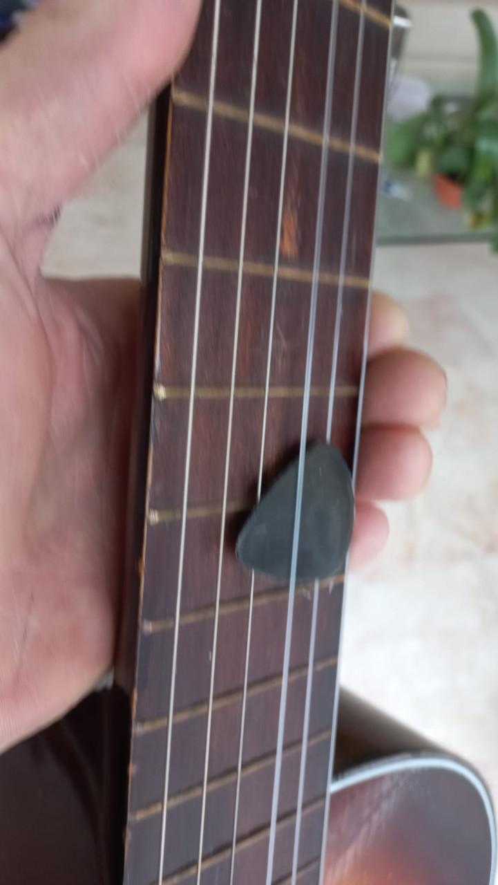 Akoestische guitar, Santana. 65 euro