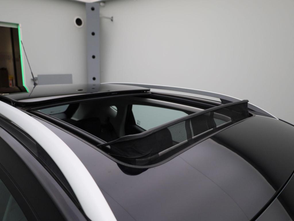 MG Zs Ev long range luxury 70 kwh | panoramadak | leder | apple carplay - a