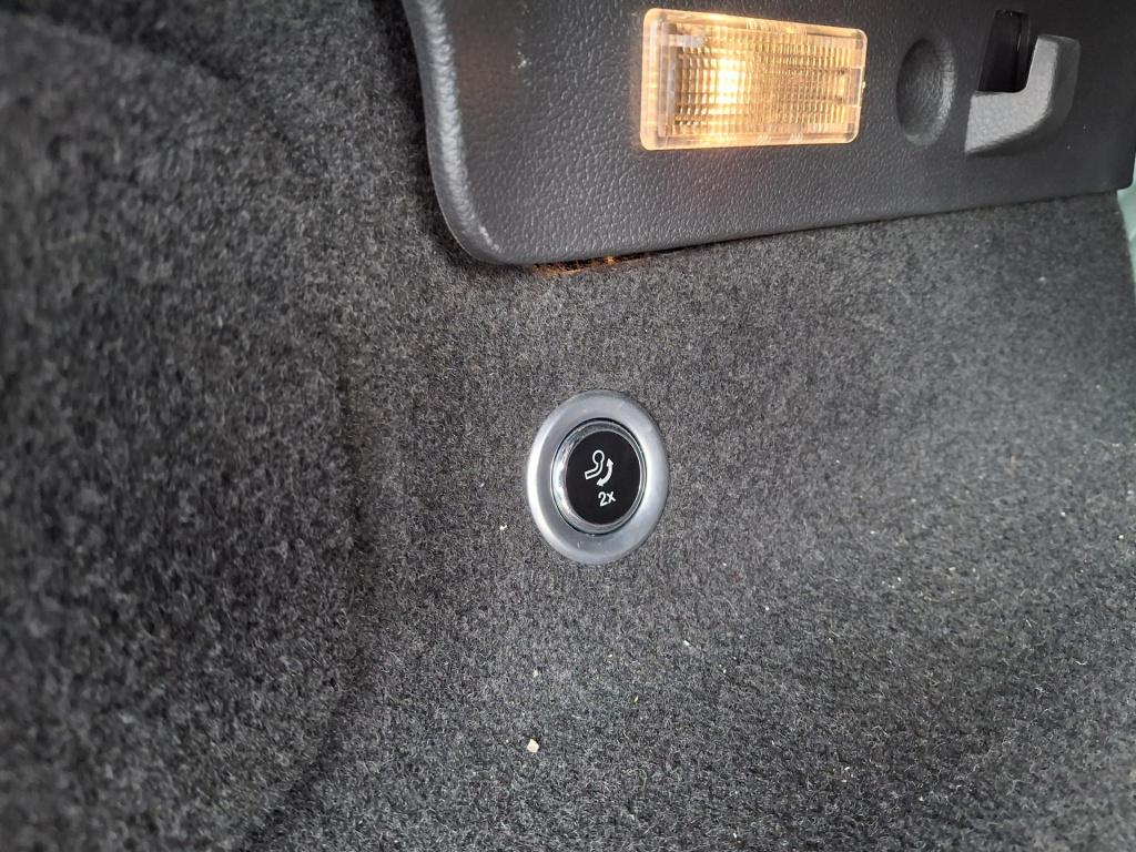 Ford C-max 1.0 titanium | trekhaak | parkeersensoren v+a | keyless entry+go