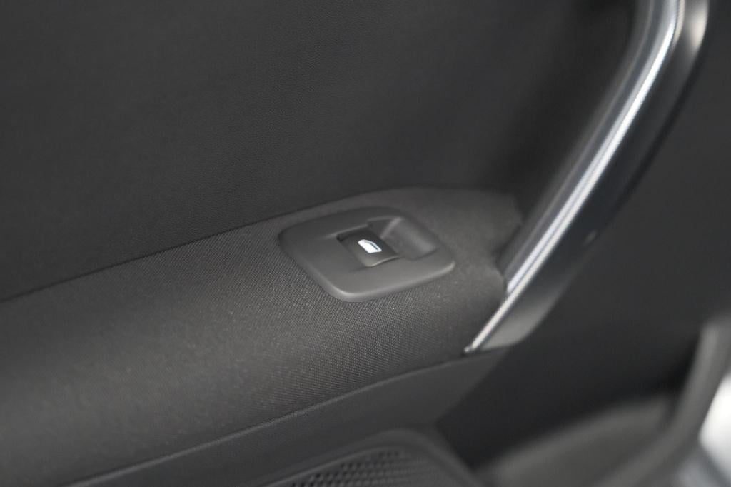 Peugeot 2008 puretech 110 allure | trekhaak | apple carplay | parkeersensor