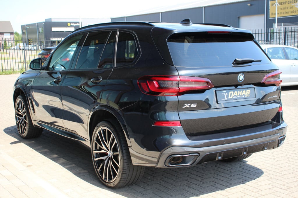 BMW X5 xdrive45e high executive m-sport | pano | luchtvering | 360 camera |