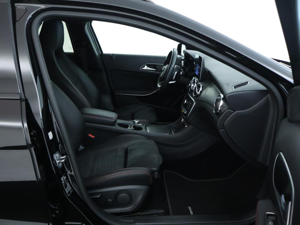 Mercedes-Benz Gla-klasse 180 business solution amg | cruise control | amg l