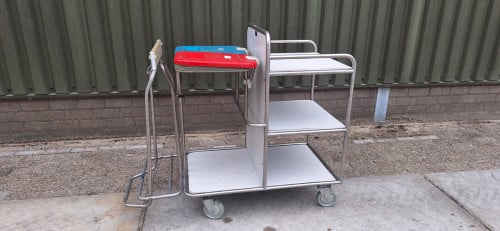 Schoonmaak kar/ gereedschap kar