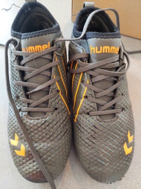 Hummel voetbalschoenen maat 31