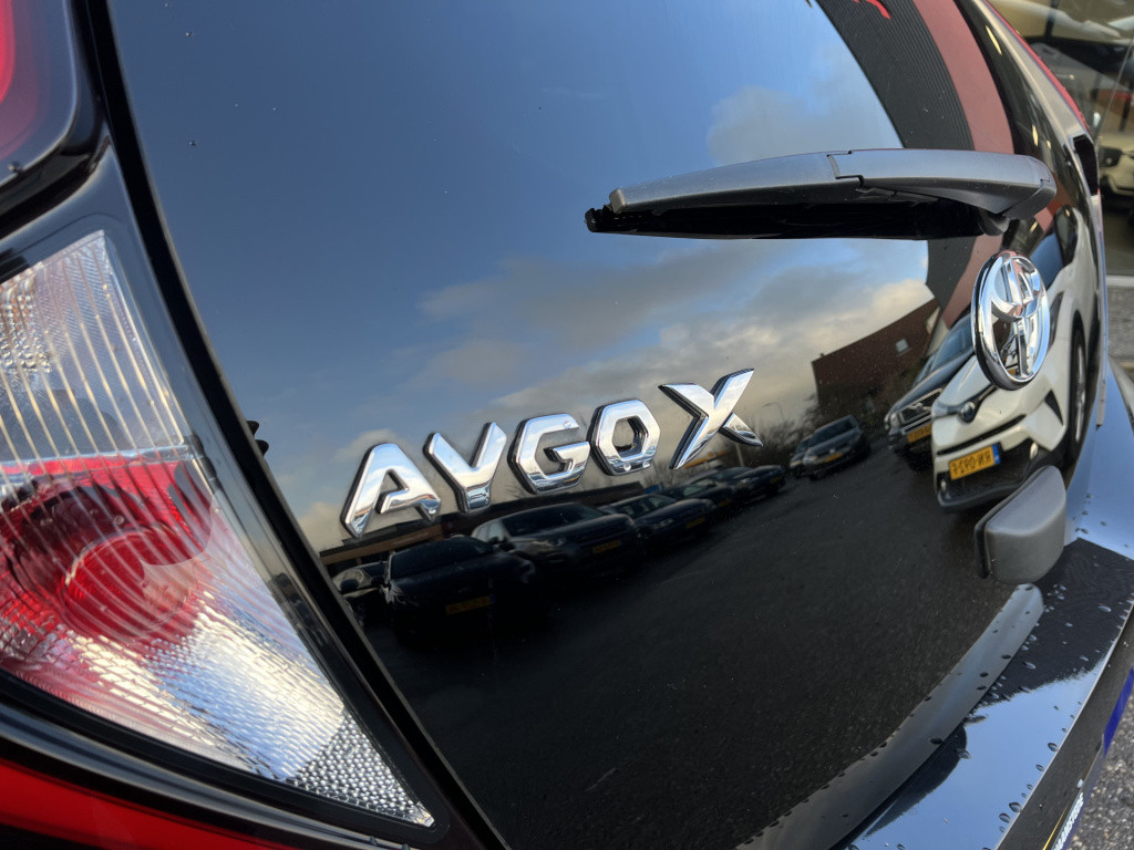 Toyota Aygo x 1.0 vvt-i mt pulse | camera | stoelverw. | carplay