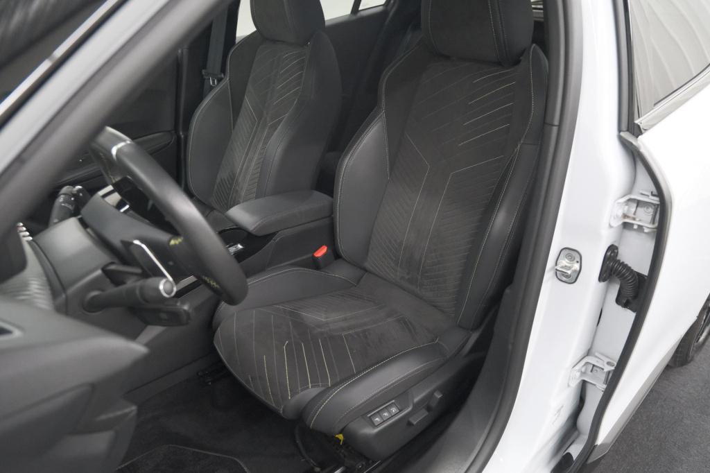 Peugeot 2008 puretech 130 eat8 gt | 360 camera | adaptieve cruise control |