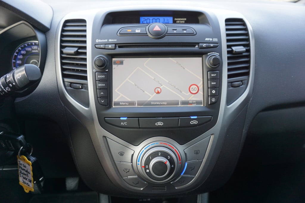 Hyundai Ix20 1.4i i-magine airco / navi / camera / cruise / trekhaak / park