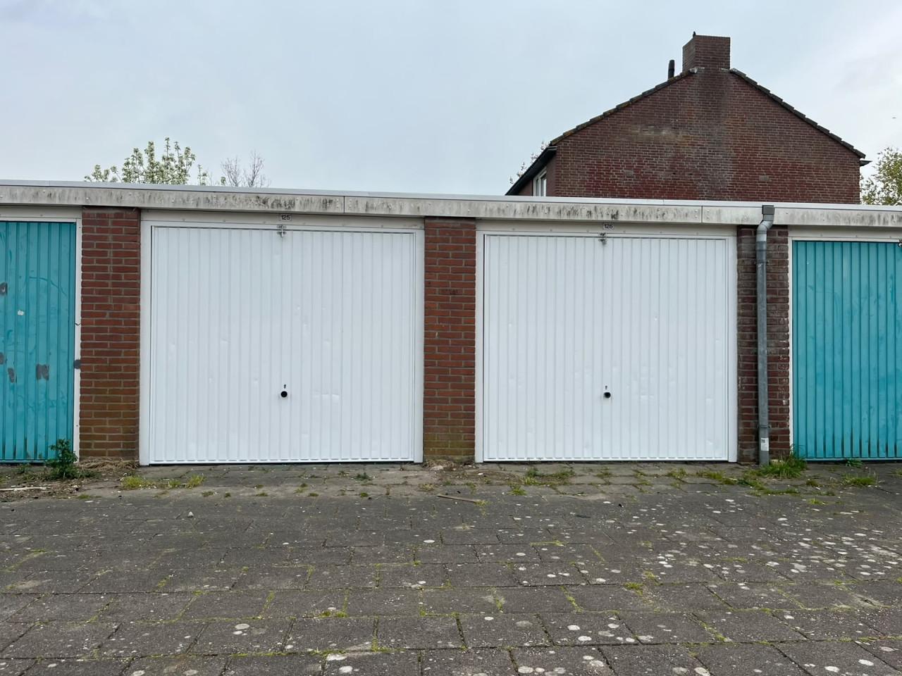 Garagebox te huur/te koop – Paauwenburg, Vlissingen € 135,- per maand