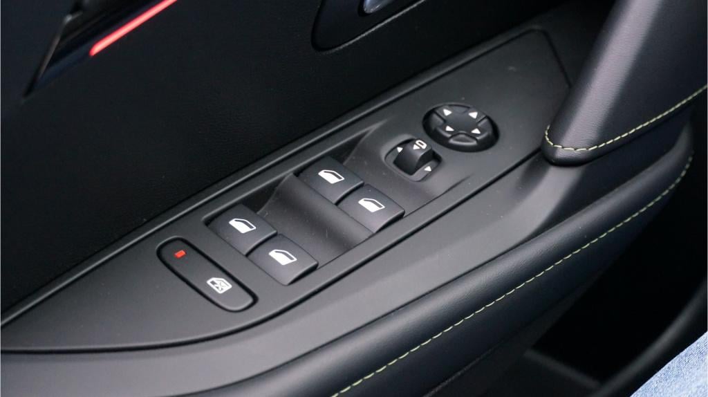 Peugeot 208 gt pack rijklaar incl garantie