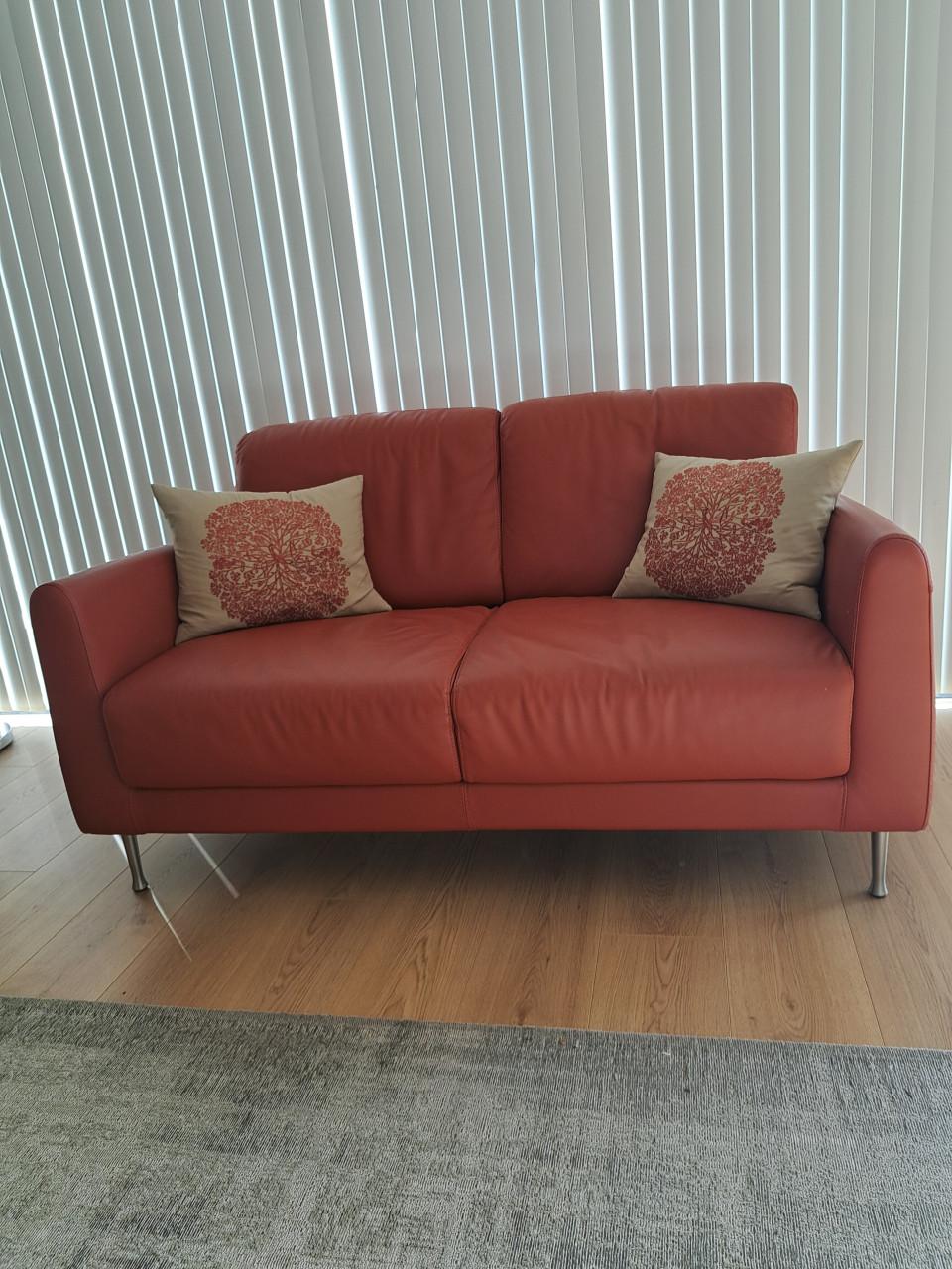 Kleine tweepersoons brique bank, echt leer.