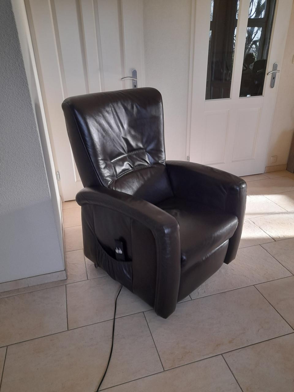 Lederen Sta op stoel  (in goede nette staat ) werkt naar behoren!