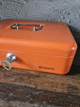 Vintage Brabantia Geldkistje Oranje met Sleutel, nette staat