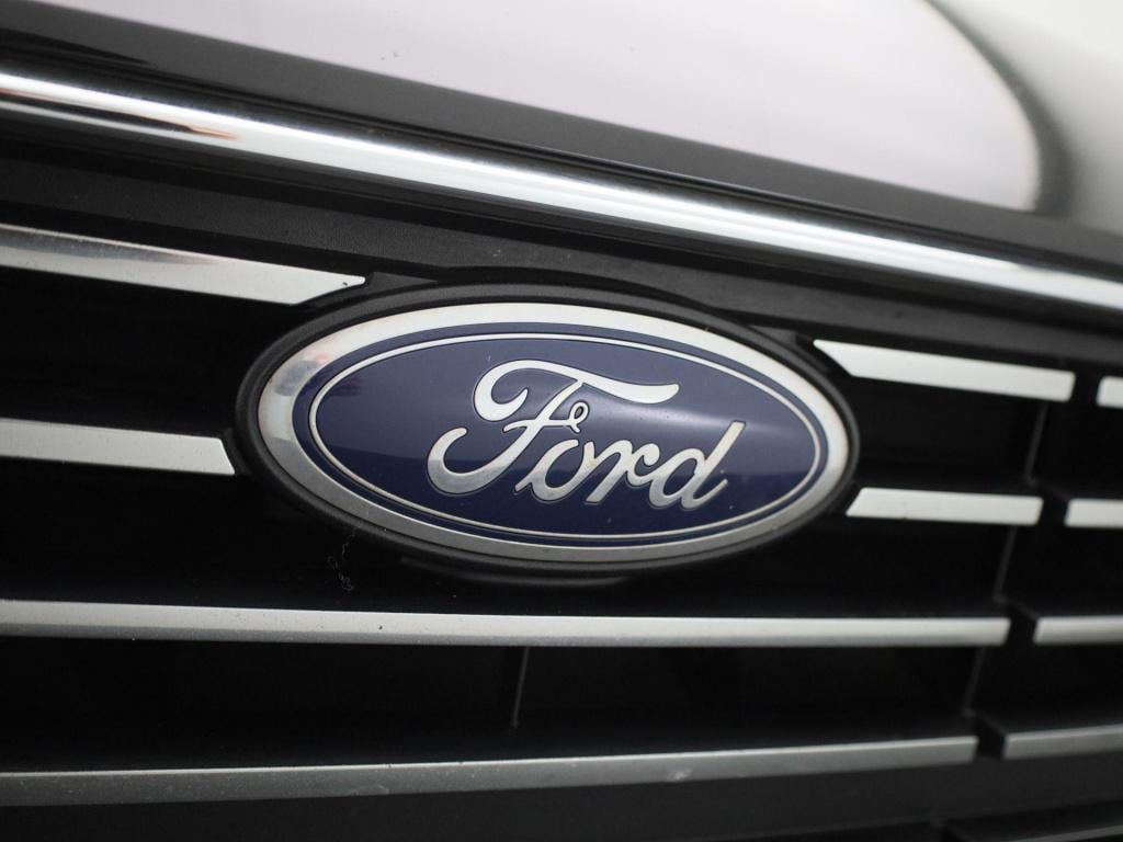 Ford Focus wagon 1.0 ecoboost hybrid titanium navigatie | pdc | apple carpl