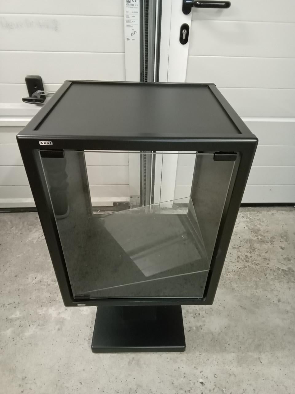 Akai cube by pb design