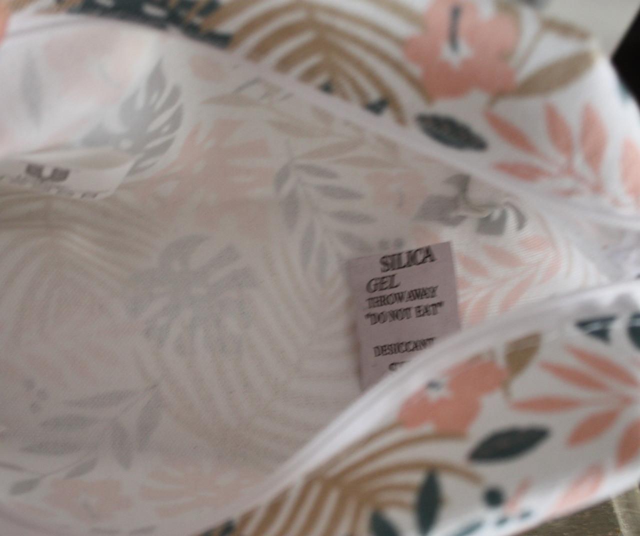 Nieuw toillettasje blader print