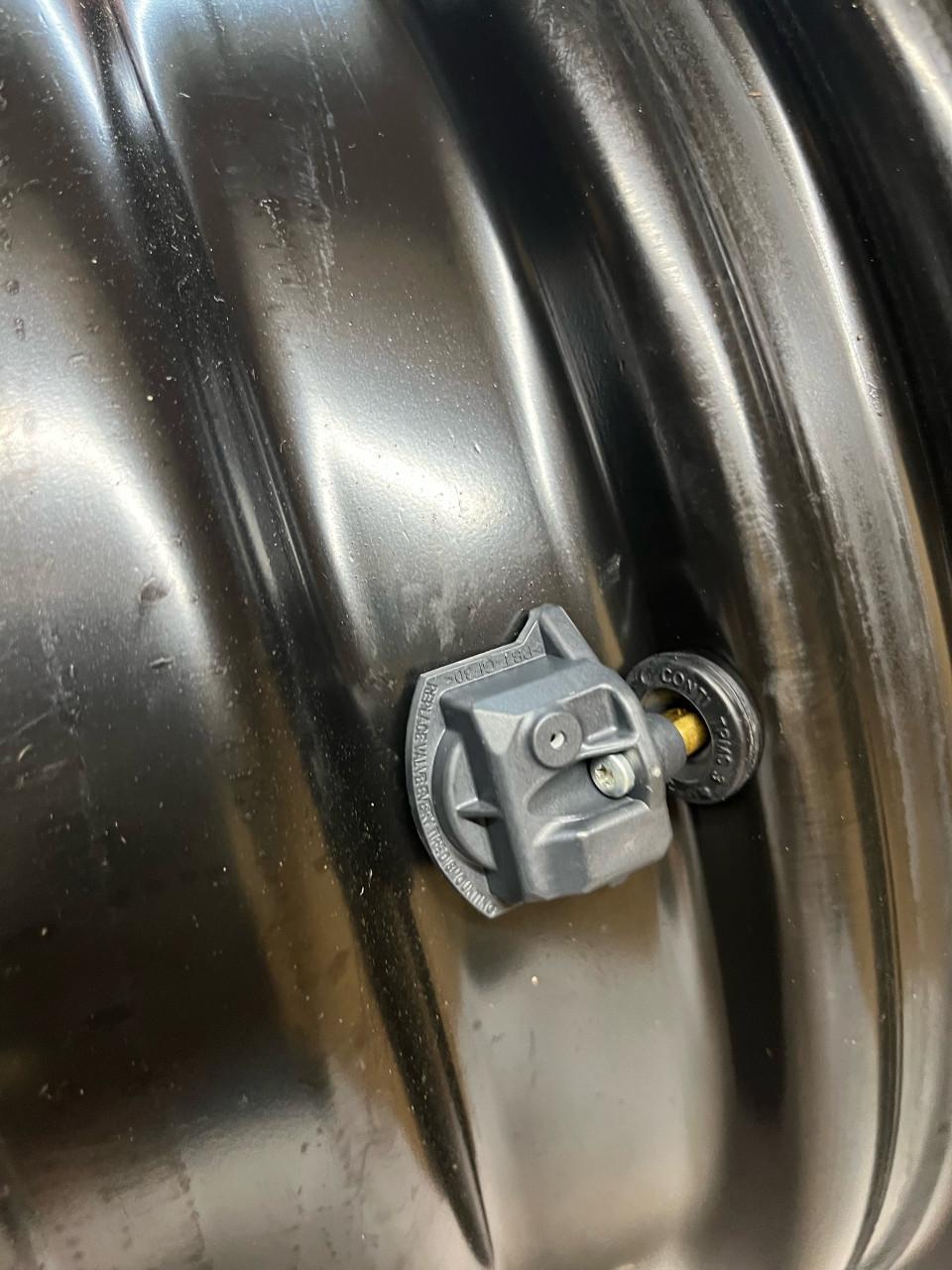 Nieuwe stalen velgen met sensoren Mercedes Citan 2025 met nieuwe wieldopen