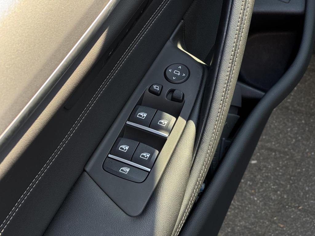 BMW 5 Serie touring 530e xdrive business edition plus soh 98% nl-auto!