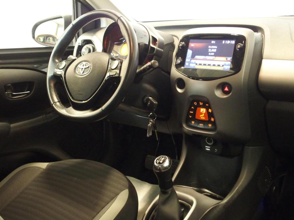 Toyota Aygo 1.0 vvt-i x-joy nl auto, carplay, klimaatcontrole,