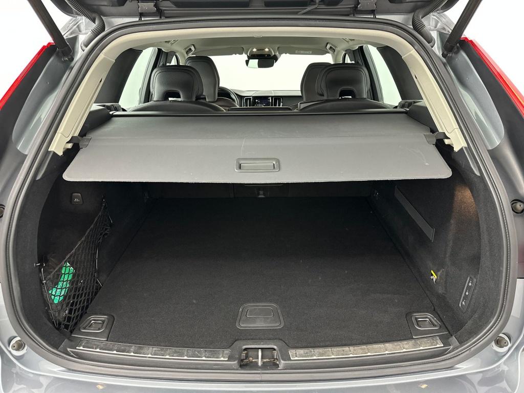 Volvo XC60 t5 253pk momentum| adap.cruise| trekhaak| leder| stoel.verw.